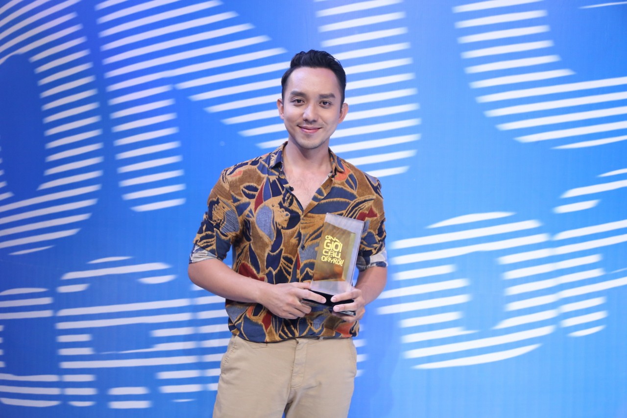 Ơn giời: La Quốc Hùng giành cúp tuần dù hiền và đơ trước các chiêu trò